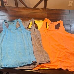 Patagonia Lightweight Capilene Tops size large (4)